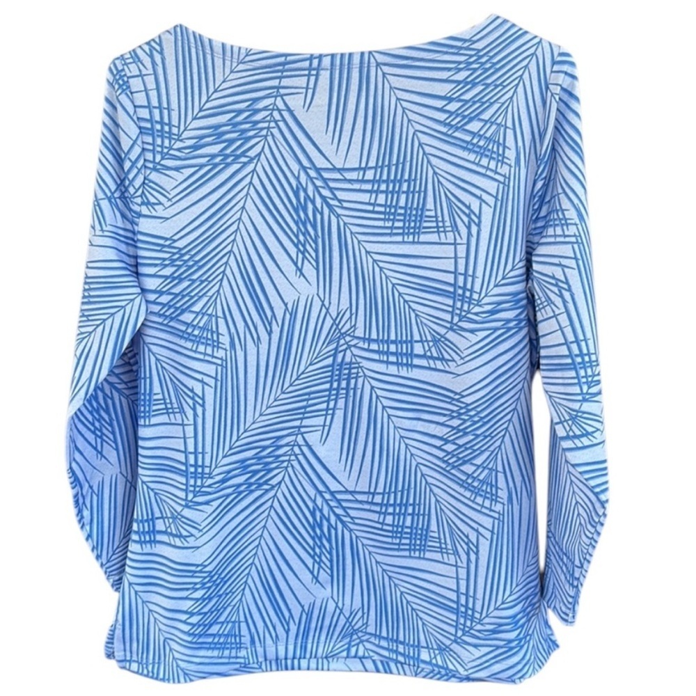 EUC Vineyard Vines Printed Sankaty Top Blue Size Large - Picture 9 of 9